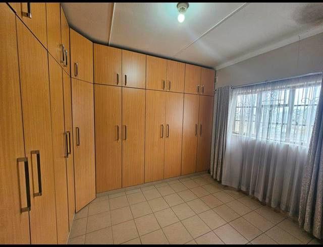 4 BEDROOM HOUSE FOR SALE IN RIET RIVER